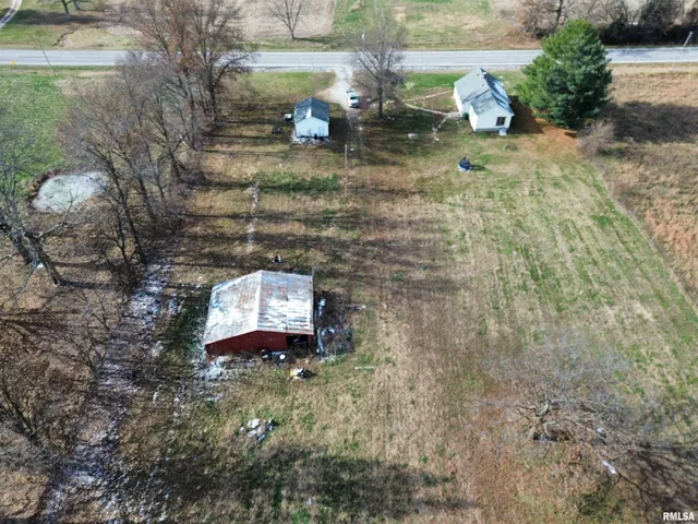 $130,000 | 23392 North Il Highway, Dix, IL 62830