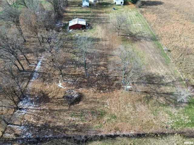 $130,000 | 23392 North Il Highway, Dix, IL 62830