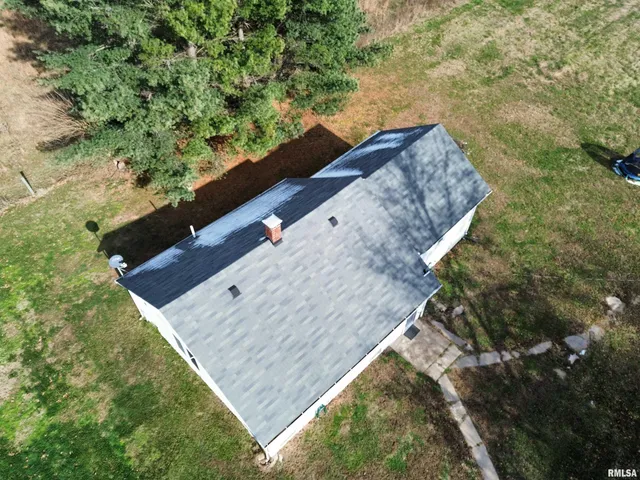 $130,000 | 23392 North Il Highway, Dix, IL 62830