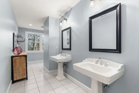 $2,399,000 | 76 Hollis Street, Sherborn, MA 01770