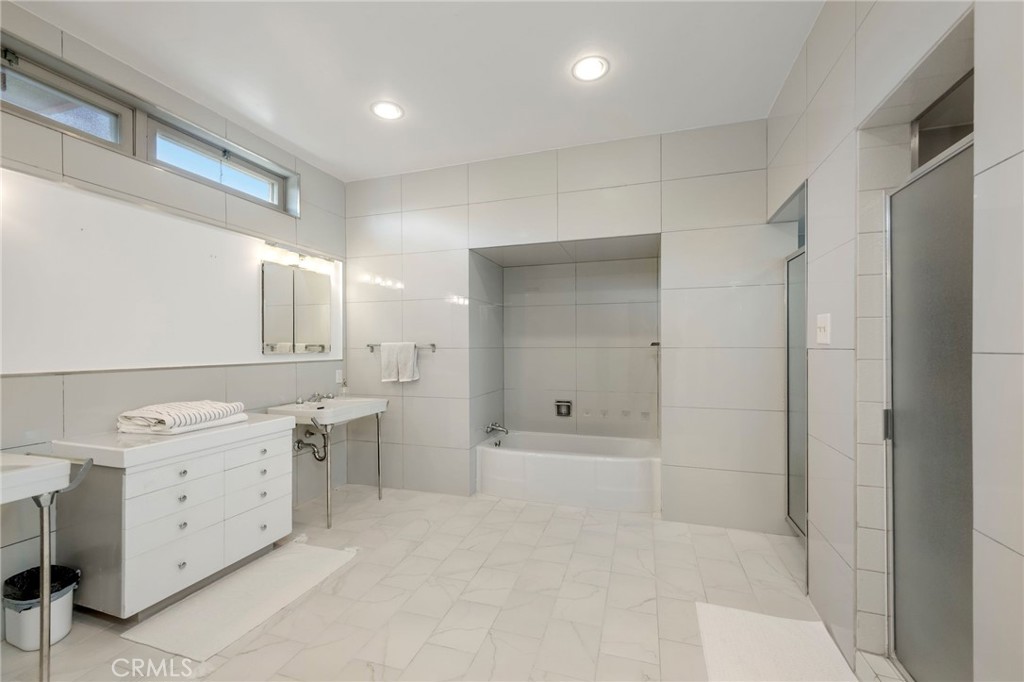 15 The Colonnade Long Beach, CA 90803 - Photo 32 of 49