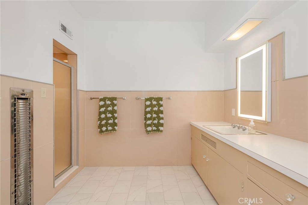 15 The Colonnade Long Beach, CA 90803 - Photo 40 of 49