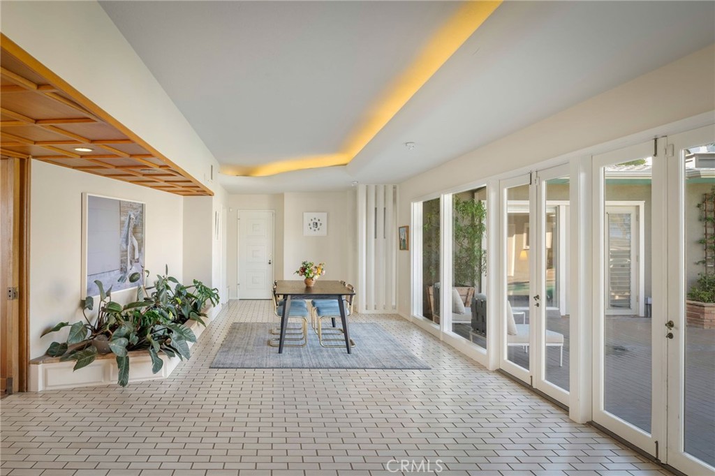 15 The Colonnade Long Beach, CA 90803 - Photo 4 of 49