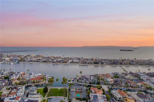 $10,250,000 | 15 The Colonnade, Long Beach, CA 90803