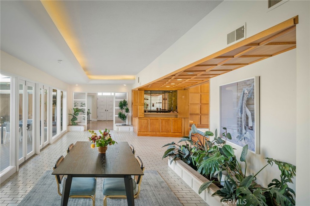 15 The Colonnade Long Beach, CA 90803 - Photo 5 of 49