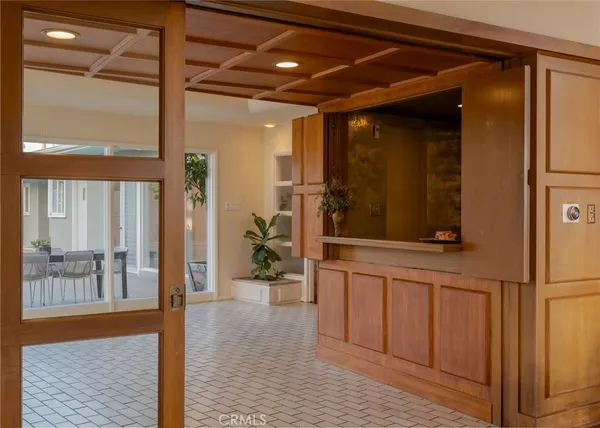 $10,250,000 | 15 The Colonnade, Long Beach, CA 90803