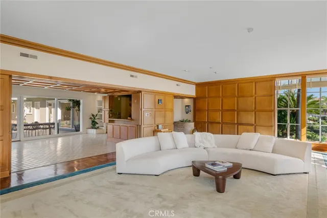 $10,750,000 | 15 The Colonnade, Long Beach, CA 90803