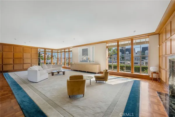 $10,250,000 | 15 The Colonnade, Long Beach, CA 90803