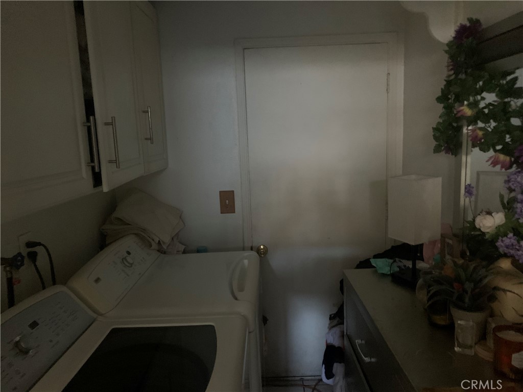 22414 Horst Avenue Hawaiian Gardens, CA 90716 - Photo 9 of 11 a utility room with dryer and washer