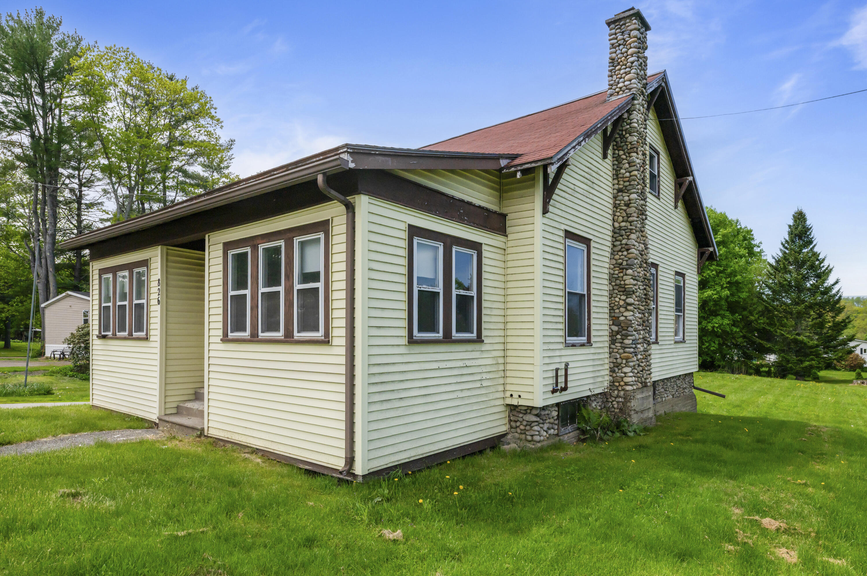 826 Riverside Drive Augusta, ME 04330 - Photo 2 of 34 DSC_2184