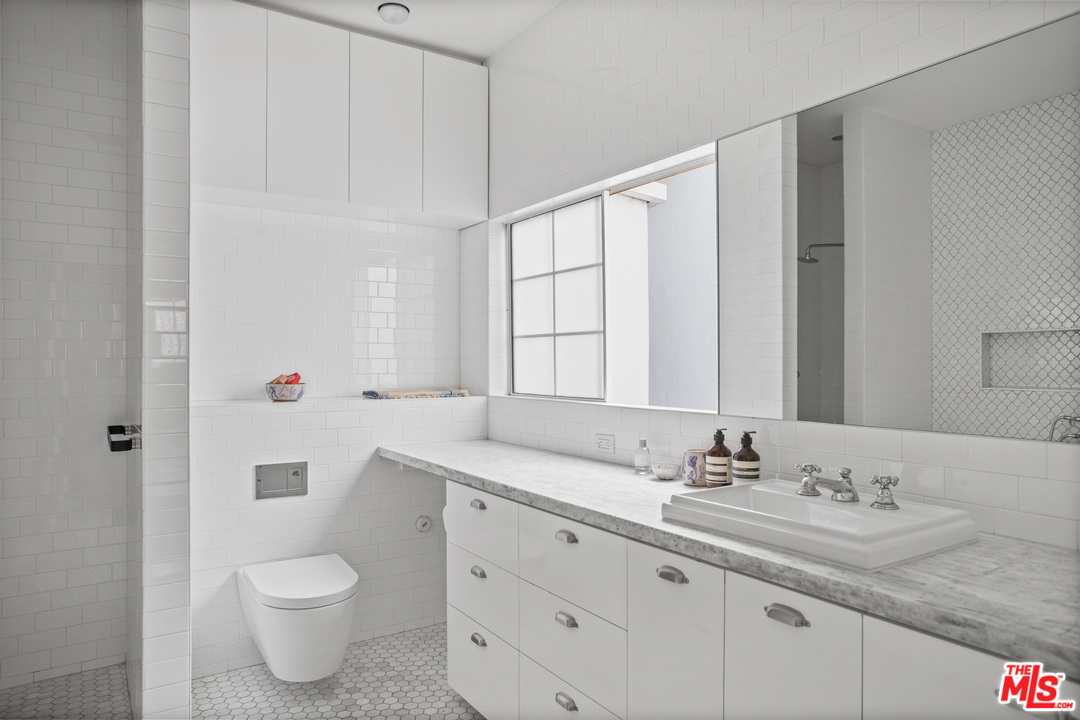 2152 Rockledge Road Los Angeles, CA 90068 - Photo 29 of 54