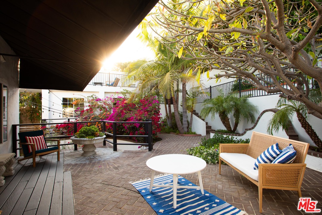 2152 Rockledge Road Los Angeles, CA 90068 - Photo 36 of 54
