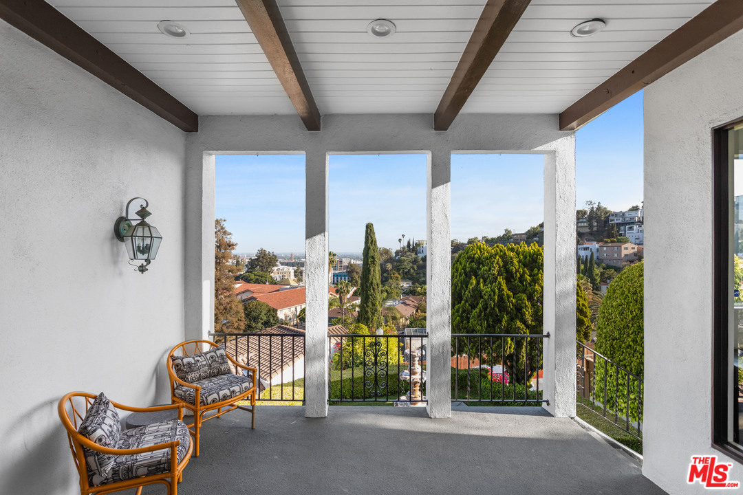 2152 Rockledge Road Los Angeles, CA 90068 - Photo 37 of 54