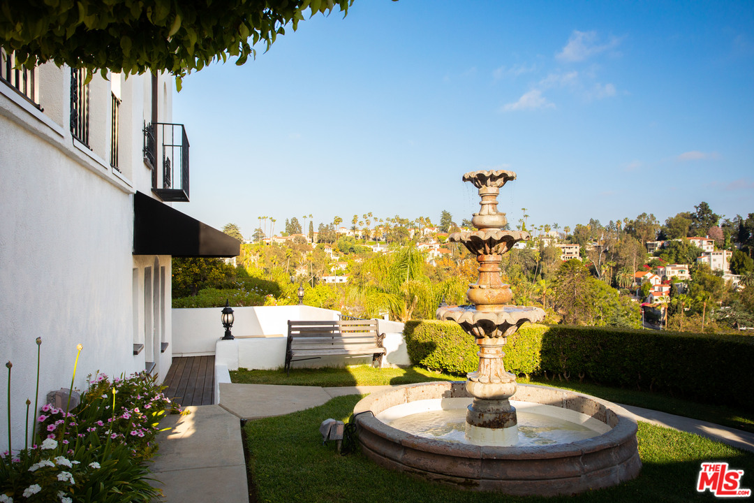 2152 Rockledge Road Los Angeles, CA 90068 - Photo 38 of 54