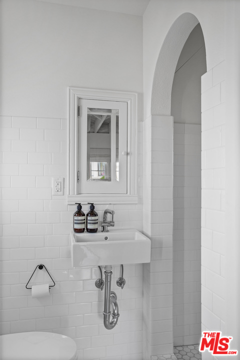 2152 Rockledge Road Los Angeles, CA 90068 - Photo 42 of 54