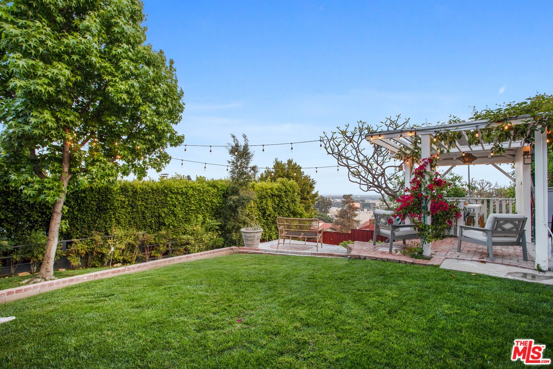 2152 Rockledge Road Los Angeles, CA 90068 - Photo 43 of 54