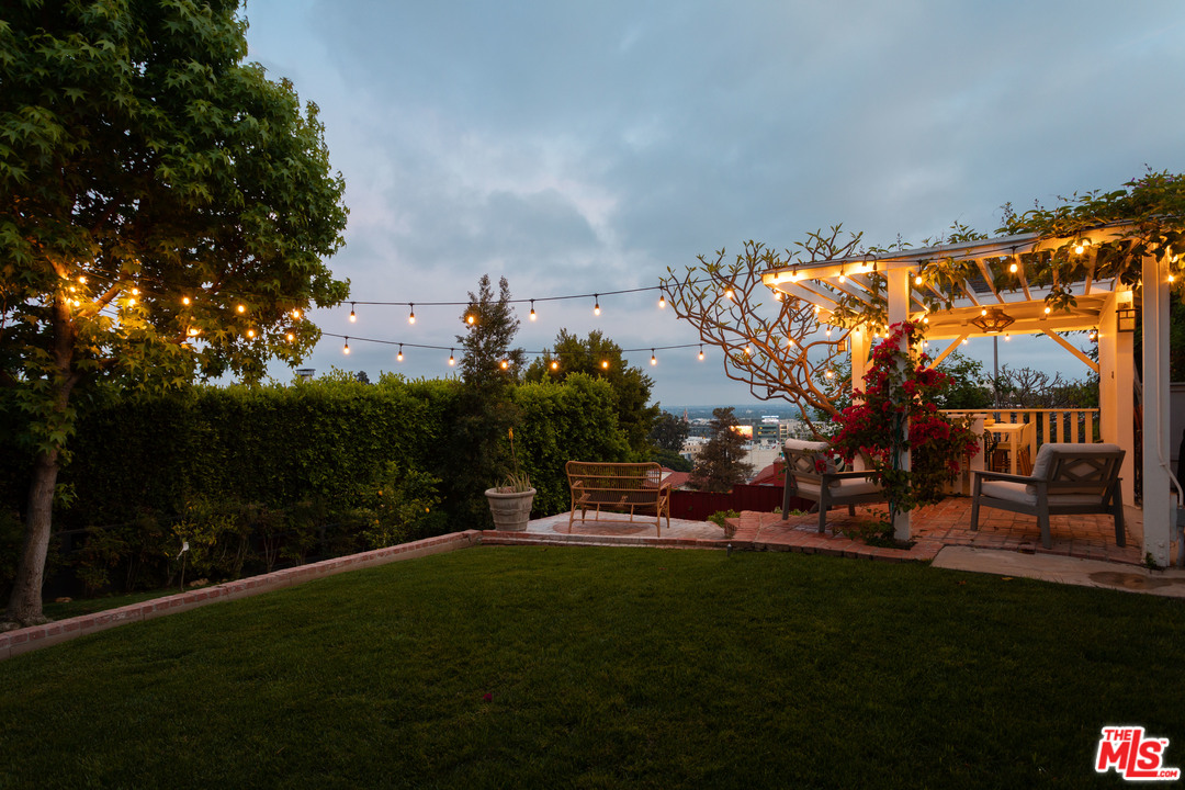 2152 Rockledge Road Los Angeles, CA 90068 - Photo 44 of 54