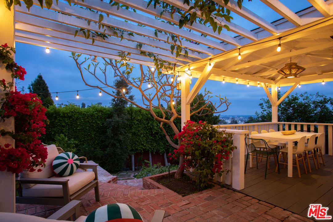 2152 Rockledge Road Los Angeles, CA 90068 - Photo 45 of 54