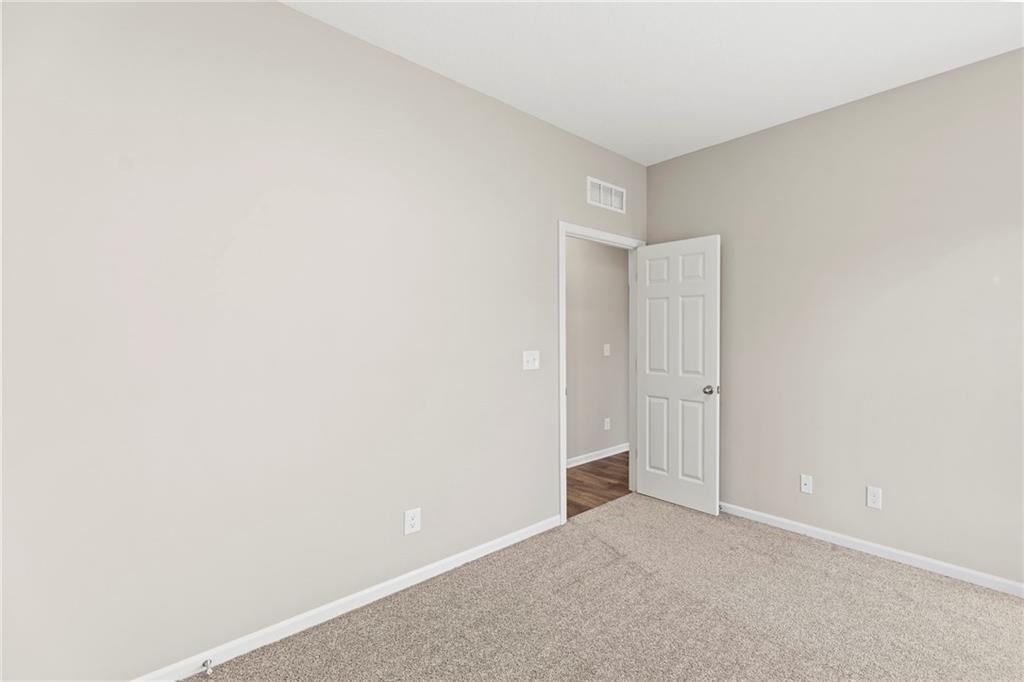 818 West 10th Street Ottawa, KS 66067 - Photo 25 of 37