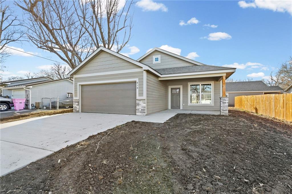 818 West 10th Street Ottawa, KS 66067 - Photo 32 of 37