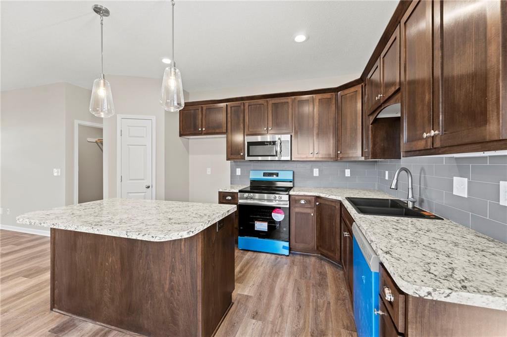 818 West 10th Street Ottawa, KS 66067 - Photo 9 of 37