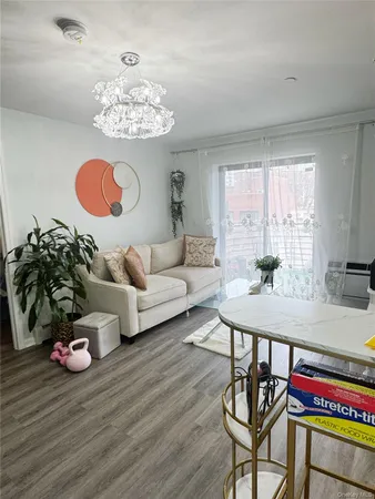 $668,000 | 132-49 41st Road, Unit 6B | Downtown Flushing