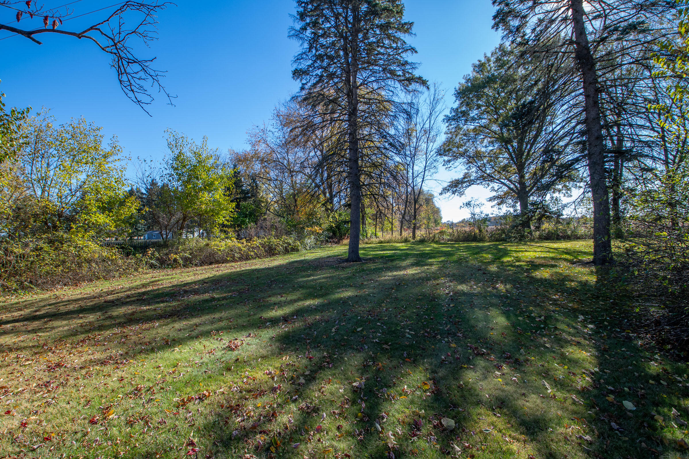 3350 West Bertrand Road Niles, MI 49120 - Photo 5 of 44 3350 W Bertrand Rd Niles Yard 5