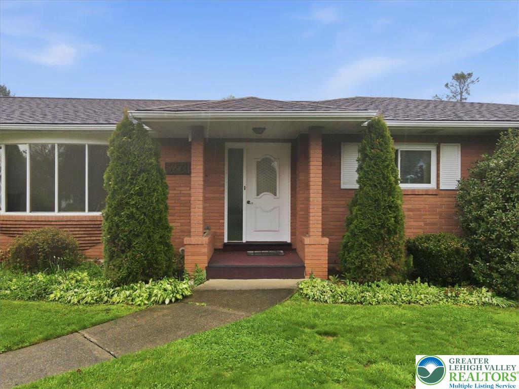 5271 Camp Meeting Road Center Valley, PA 18034 - Photo 2 of 38 Gallery Image 2