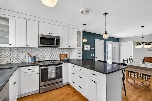 $409,900 | 1802 Redwood Lane, Madison, WI 53711