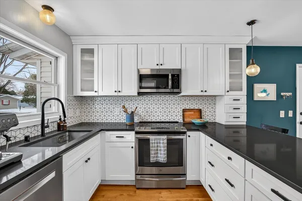 $409,900 | 1802 Redwood Lane, Madison, WI 53711