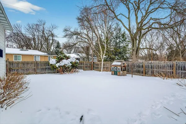 $409,900 | 1802 Redwood Lane, Madison, WI 53711