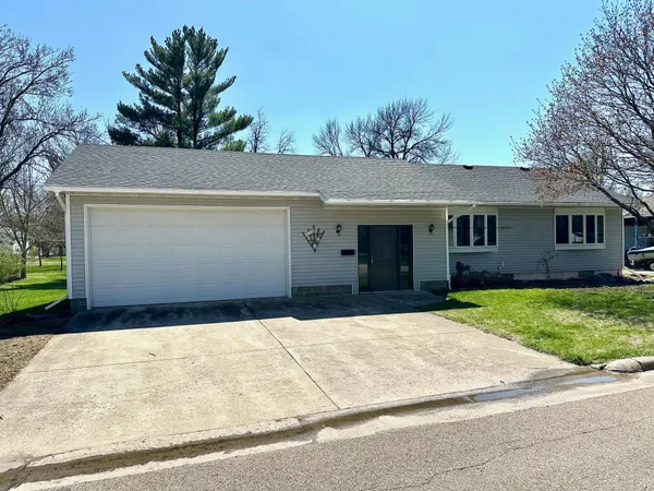 $219,900 | 227 2nd Avenue North, Emmons, MN 56029