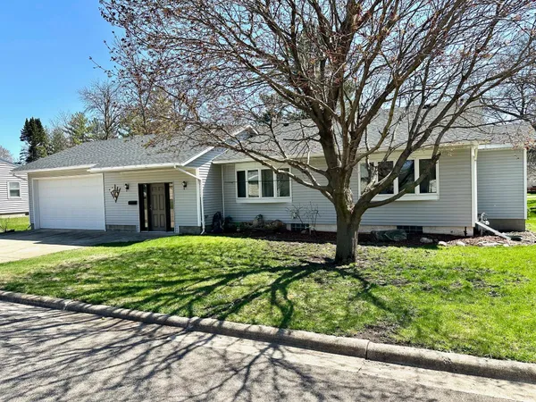 $219,900 | 227 2nd Avenue North, Emmons, MN 56029