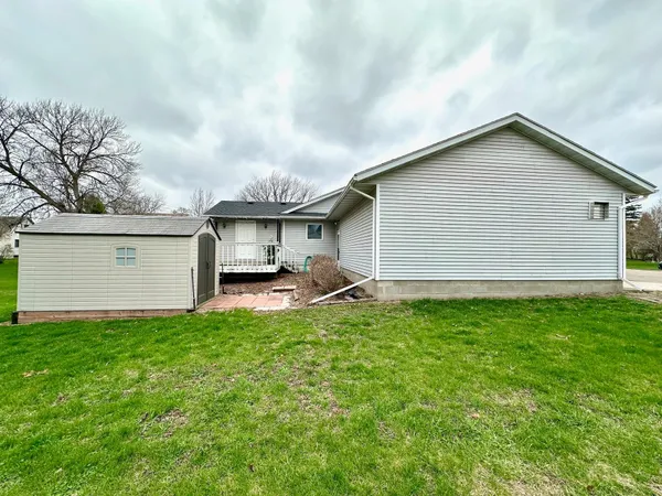 $219,900 | 227 2nd Avenue North, Emmons, MN 56029