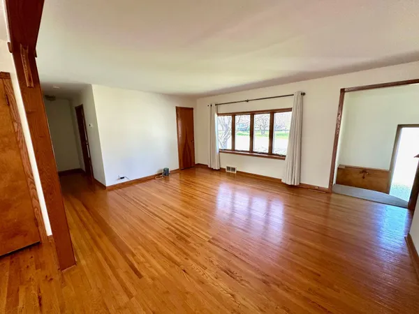 $219,900 | 227 2nd Avenue North, Emmons, MN 56029