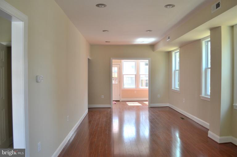 518 Rittenhouse Street Northwest Washington, DC 20011 - Photo 8 of 24 Interior (General)