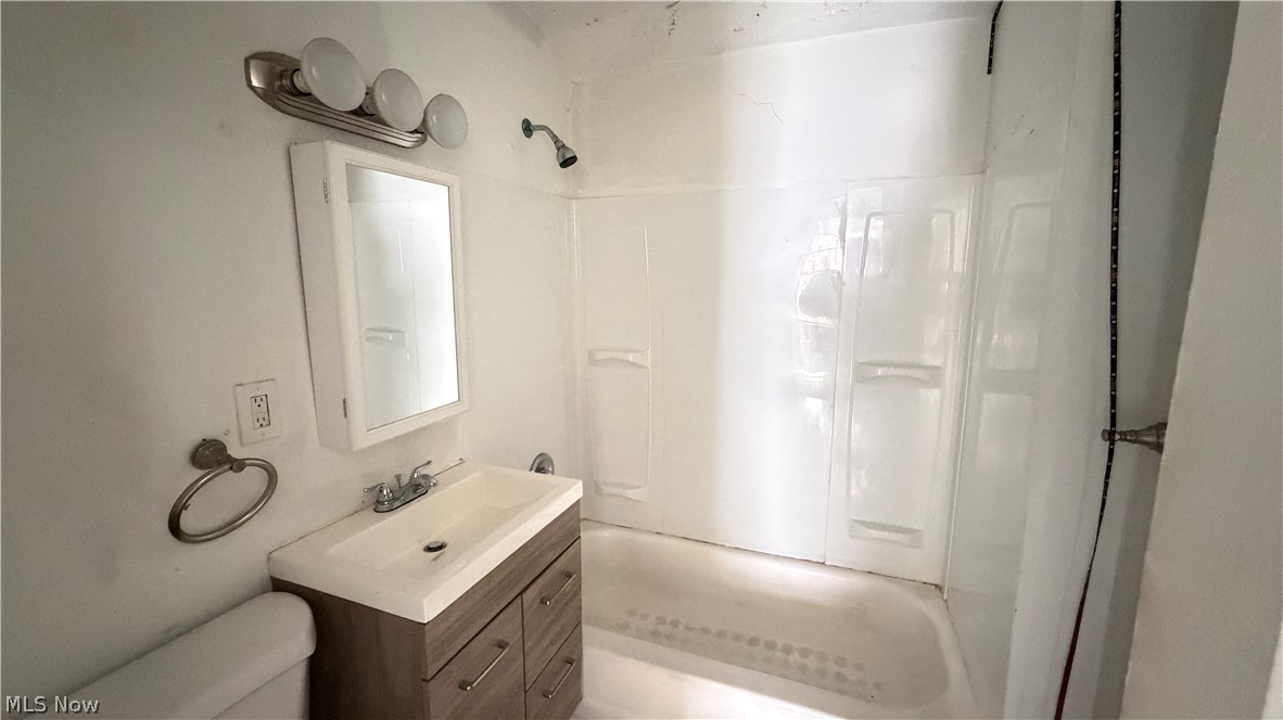 14901 Milverton Road Cleveland, OH 44120 - Photo 14 of 16 Gallery Image 14