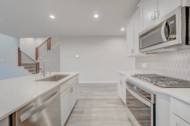 $3,300 | 14257 Lake Lodge Drive, Conroe, TX 77384