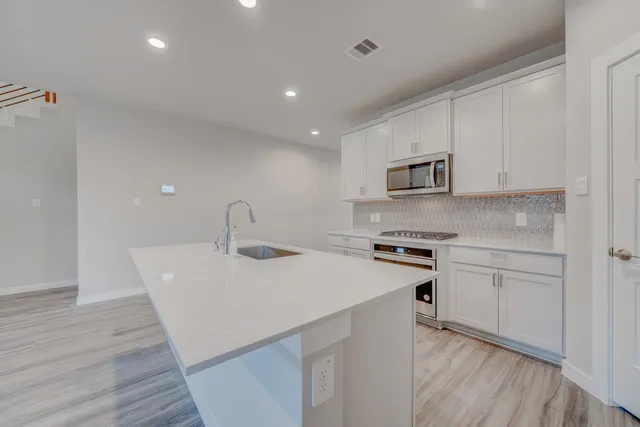 $3,300 | 14257 Lake Lodge Drive, Conroe, TX 77384