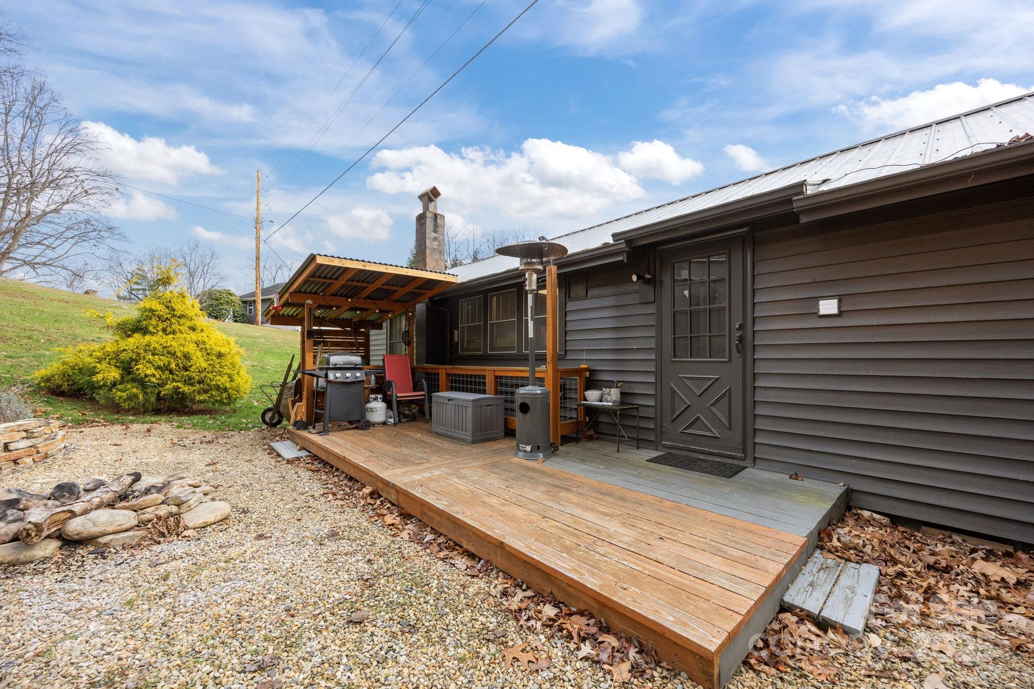 731 Don Felmet Road Marshall, NC 28753 - Photo 18 of 23 a view of a garage