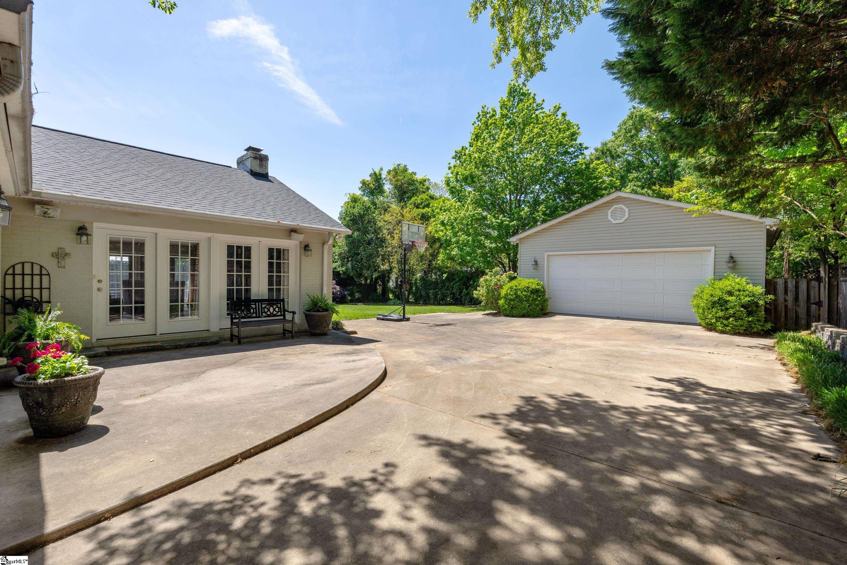 810 Wembley Road Greenville, SC 29607 - Photo 38 of 41