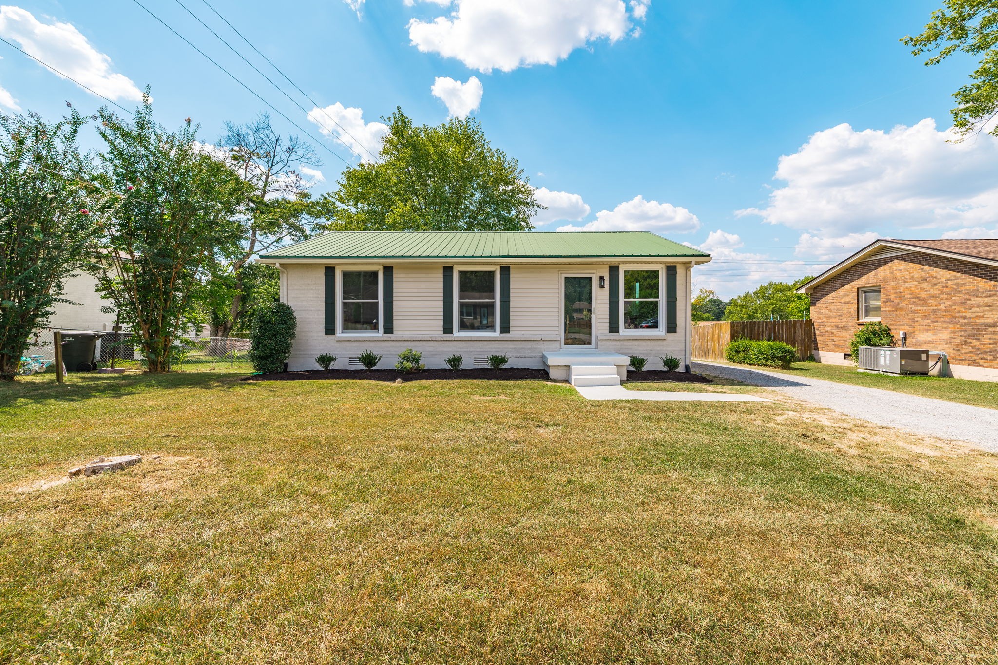 811 Perry Drive Springfield, TN 37172 - Photo 2 of 42 Gallery Image 2