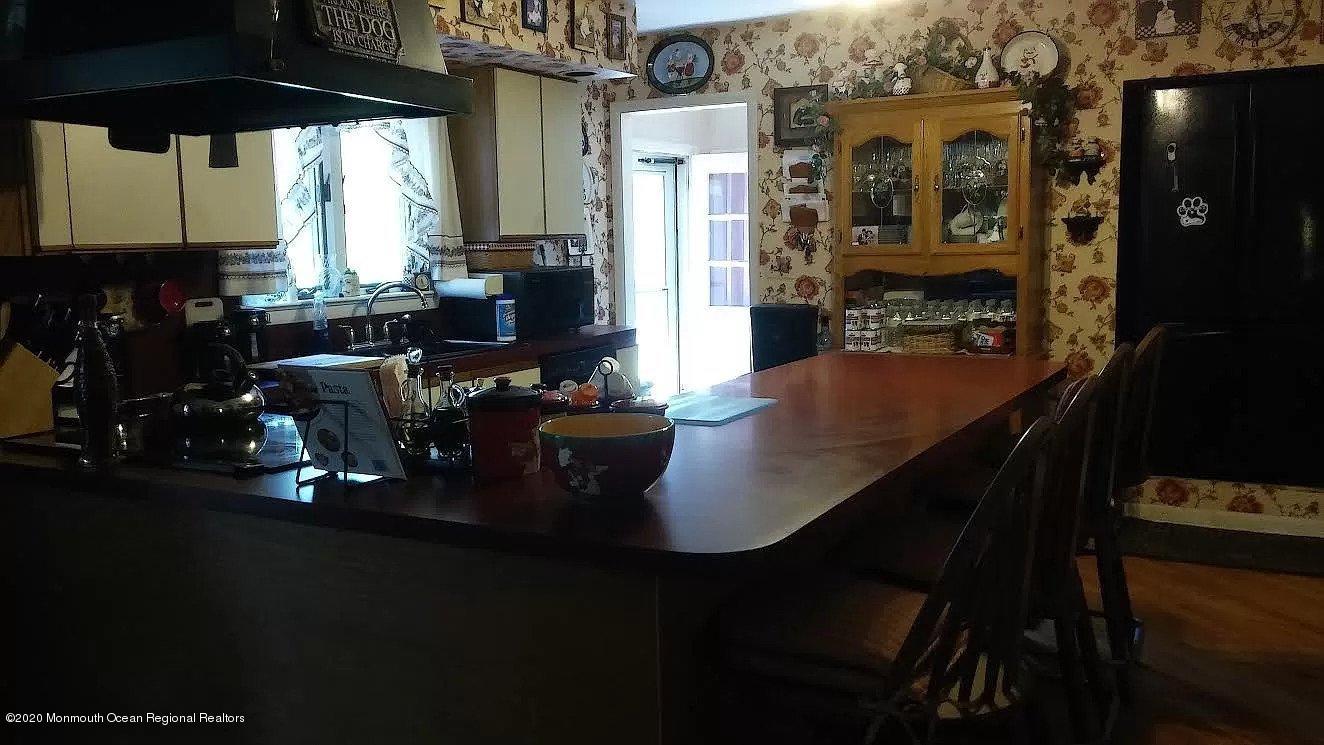 16 Crine Road Colts Neck, NJ 07722 - Photo 5 of 24 Kitchen