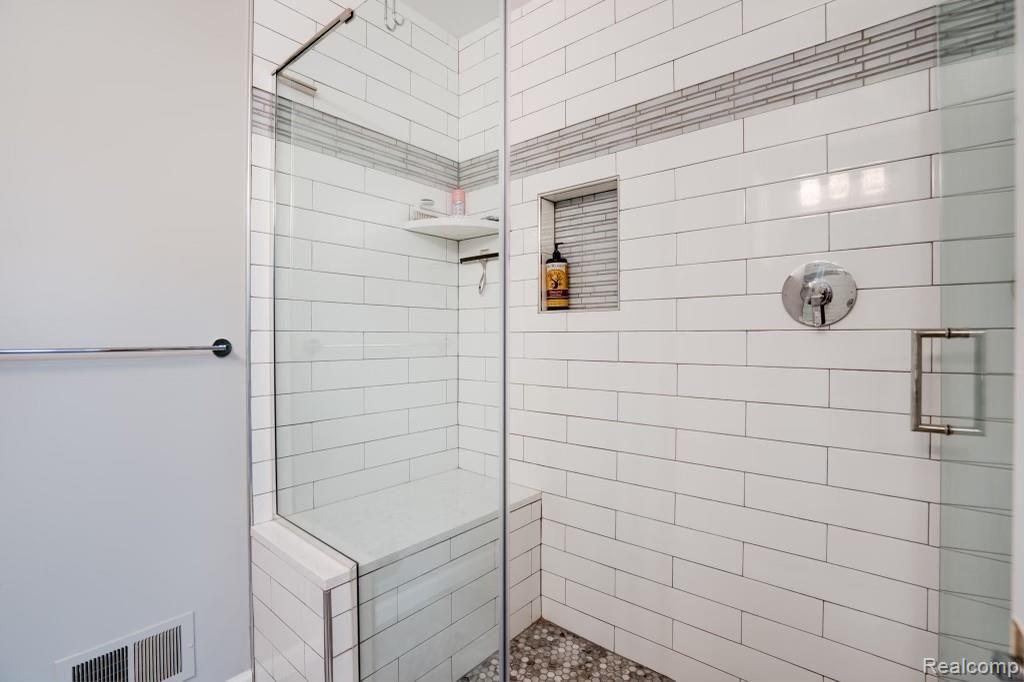 4949 Crooks Road, Unit 9 Royal Oak, MI 48073 - Photo 19 of 28 Second Floor Bath - Walk-In Spa Shower