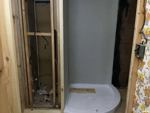 $64,900 | 1672 Mt Zion Road, Jacksonville, IL 62650