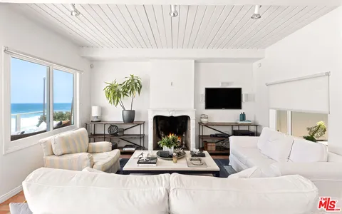 $7,350,000 | 24216 Malibu Road, Malibu, CA 90265