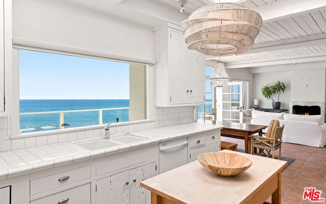 $7,350,000 | 24216 Malibu Road, Malibu, CA 90265
