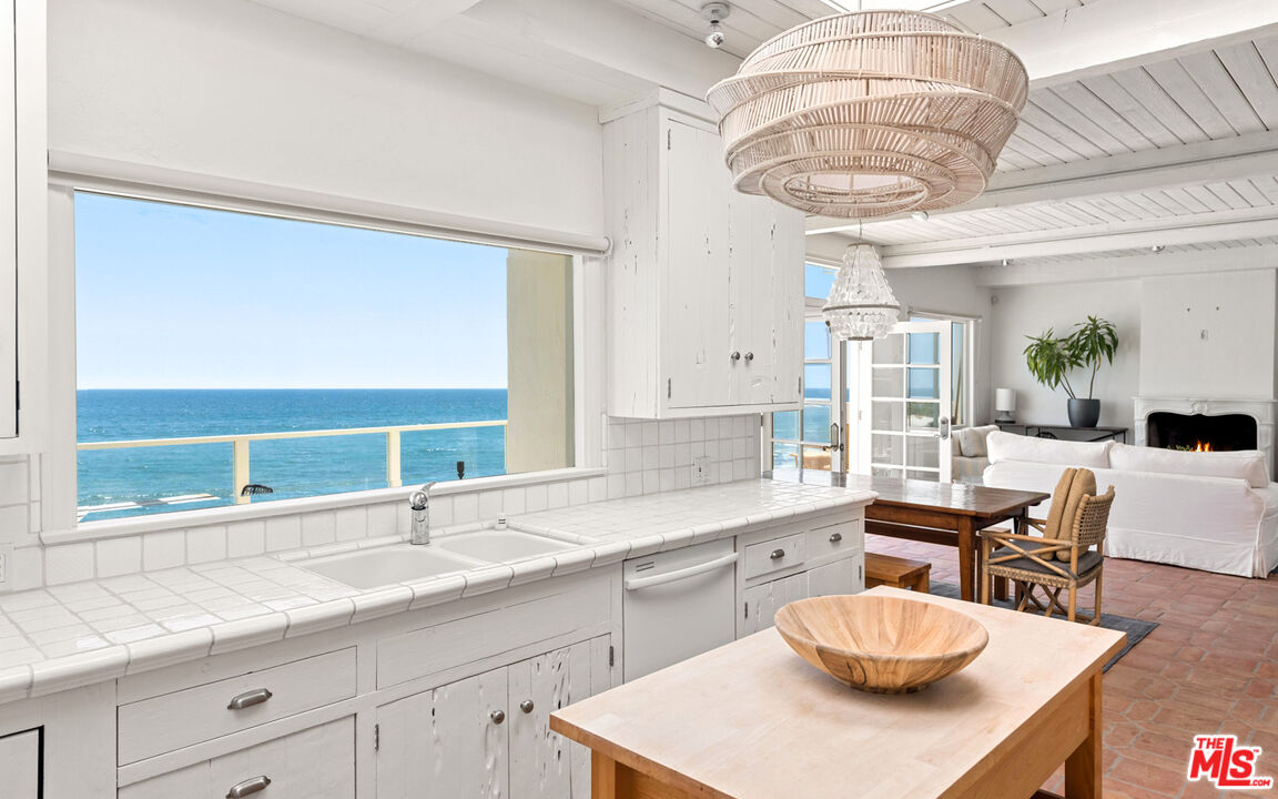 24216 Malibu Road Malibu, CA 90265 - Photo 29 of 38