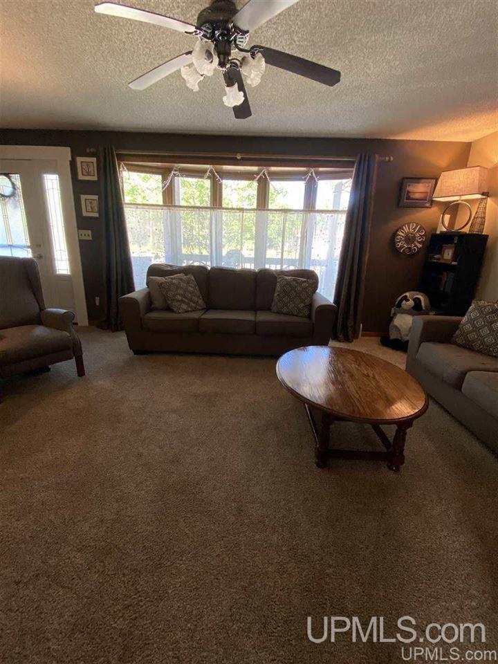 1116 South Lincoln Road Escanaba, MI 49829 - Photo 5 of 29 Gallery Image 5
