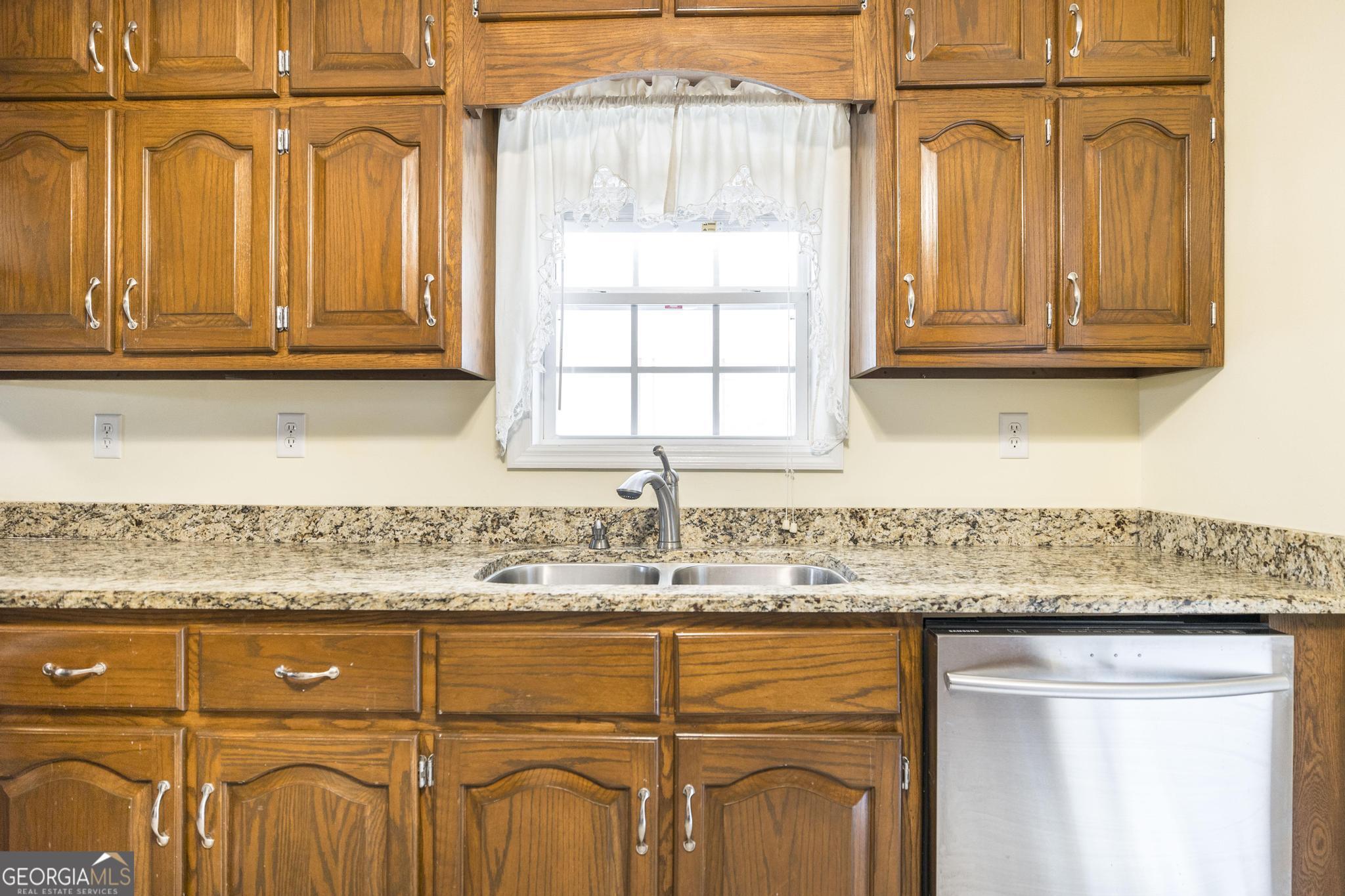 104 Delone Drive Byron, GA 31008 - Photo 15 of 41